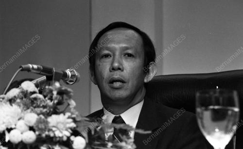 NS04_11032015_PERSIDANGAN