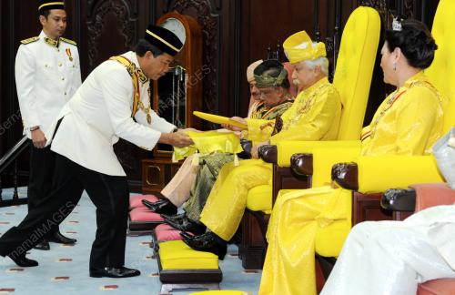 NS04_11042016_SIDANG_DUN
