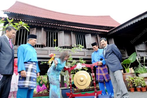 NS04_12052016_RUMAH_WARISAN