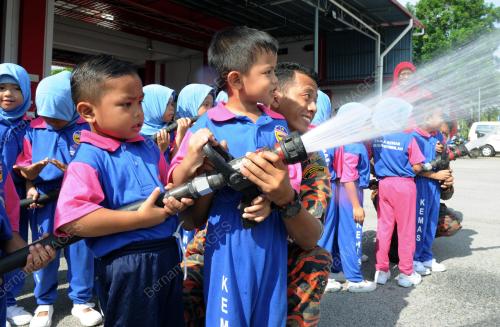 NS04_12052017_MURID_BOMBA