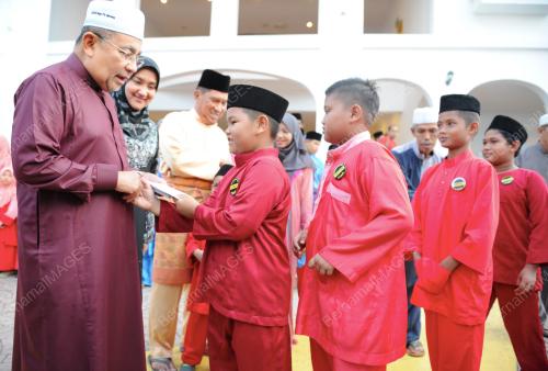 NS04_13062016_BUKA_PUASA