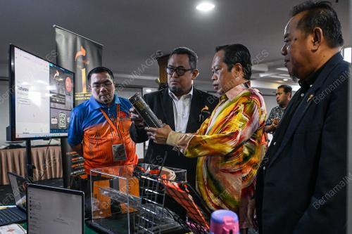 DATUK SERI AHMAD MASLAN