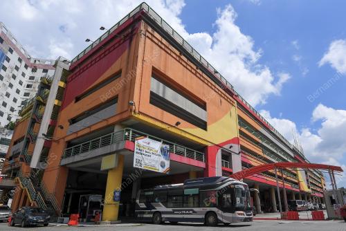 PUSAT PENGANGKUTAN TERMINAL 1