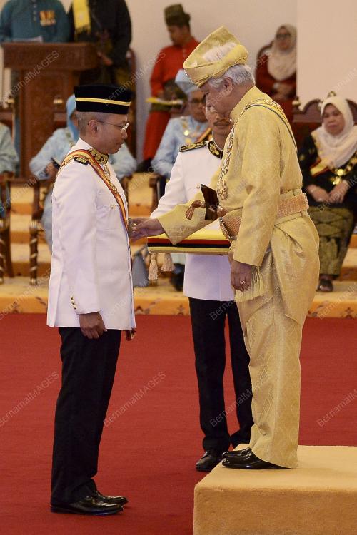 TUANKU MUHRIZ TUANKU MUNAWIR