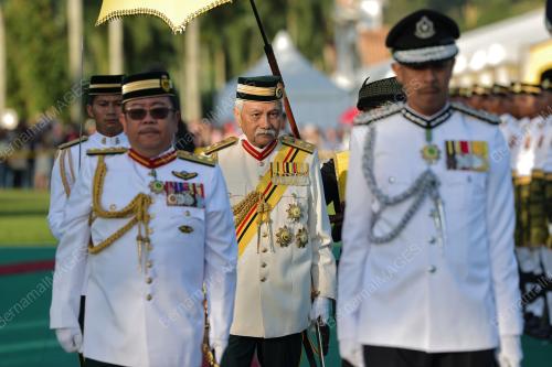 TUANKU MUHRIZ TUANKU MUNAWIR 