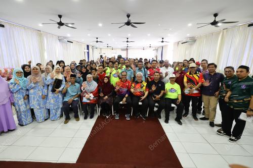 DATUK SERI DR DZULKEFLY AHMAD