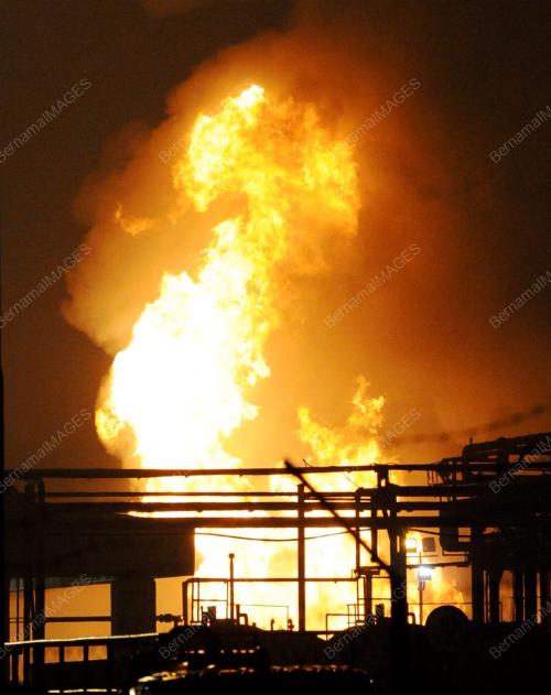 PAIP LOJI ESSO TERBAKAR