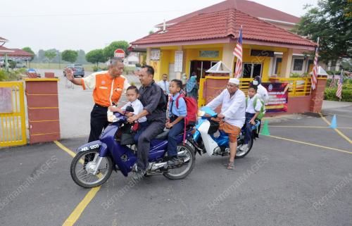 NS04_15092015_SEKOLAH_TUTUP