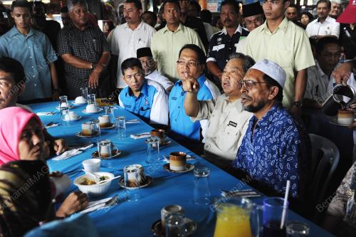 TAN SRI MUHYIDDIN YASIN