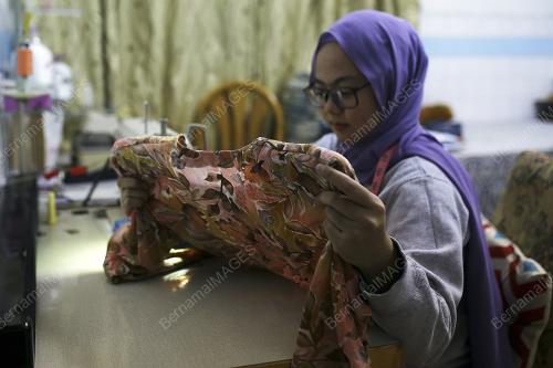 REZEKI TUKANG JAHIT SEMASA PERINTAH KAWALAN PERGERAKAN BERSYARAT