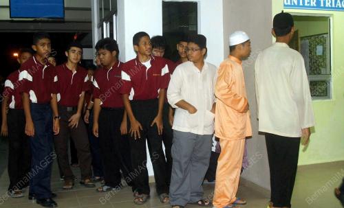 KERACUNAN MAKANAN