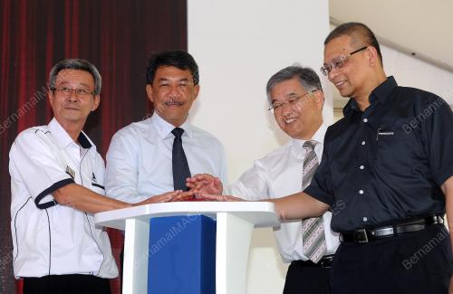 NS04_16062015_MOHAMAD_RASMI