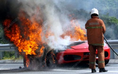 NS04_17032012_FERRARI_TERBAKAR