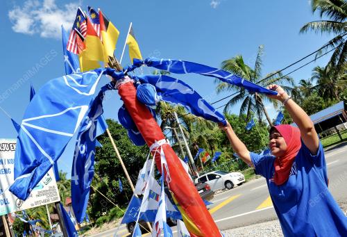 NS04_17042013_BENDERA