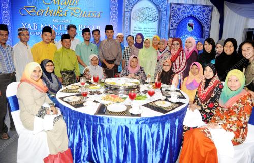NS04_17072013_BUKA_PUASA