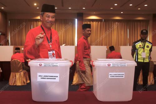 DATUK SERI MOHAMAD HASAN