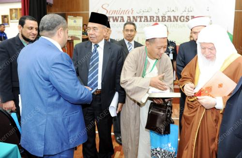 NS04_18052016_SEMINAR_FATWA