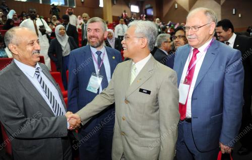 NS04_18102016_IDRIS_PERSIDANGAN