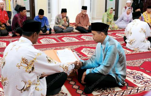 NS04_19012012_TUANKU_MUHRIZ