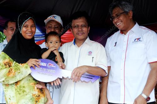 NS04_19052012_SHAFIE_PILAH