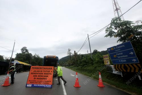 TANAH RUNTUH