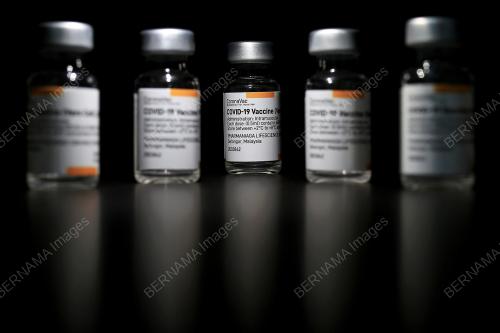 VAKSIN COVID-19 PFIZER BIONTECH & SINOVAC