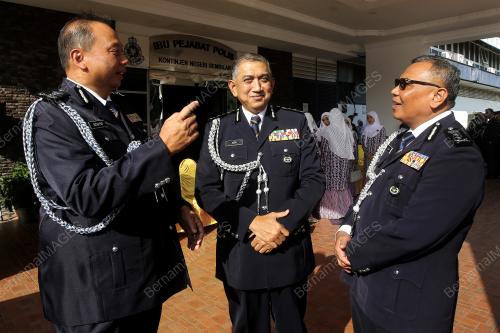 DATUK SERI AZRI AHMAD