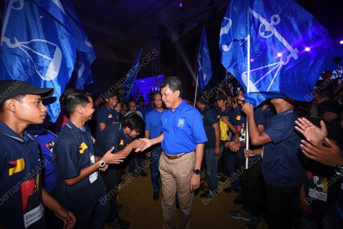NS04_21042018_MANIFESTO_BN_N9
