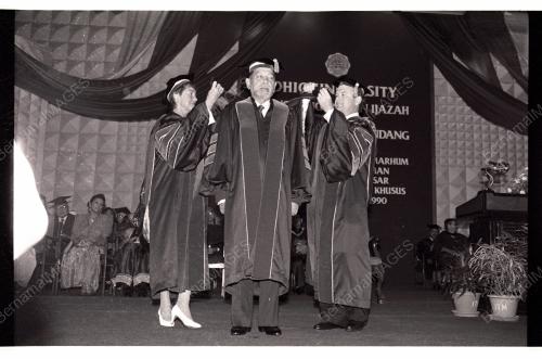 YDPA TERIMA ANUGERAH