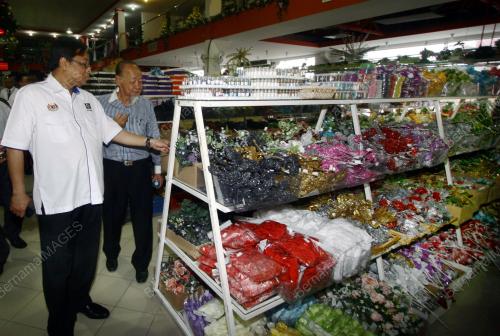 DATUK SERI ISMAIL SABRI YAAKOB