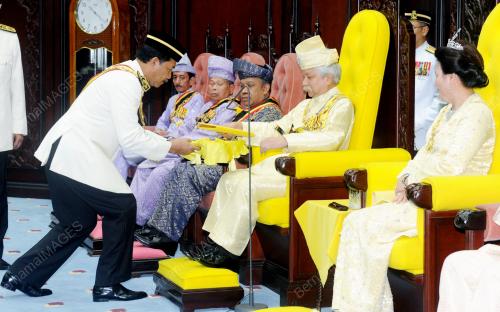 NS04_23042012_SIDANG_DEWAN