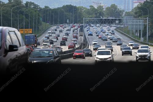 LEBUHRAYA UTARA SELATAN (PLUS)
