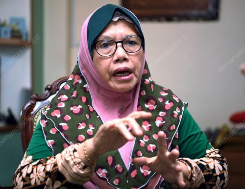 NS04_23112019_PHD_WARGA_EMAS