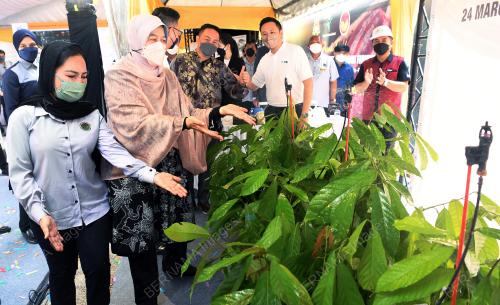 DATUK ZURAIDA KAMARUDDIN