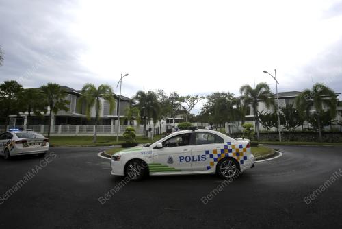 UNIT KERETA PERONDA POLIS MEMBUAT RONDAAN SEMPENA AIDILFITRI