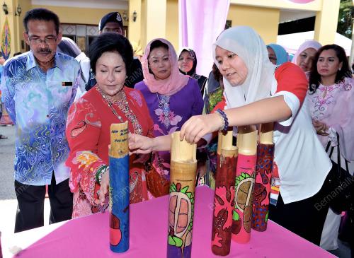 DATIN SERI ROSMAH MANSOR