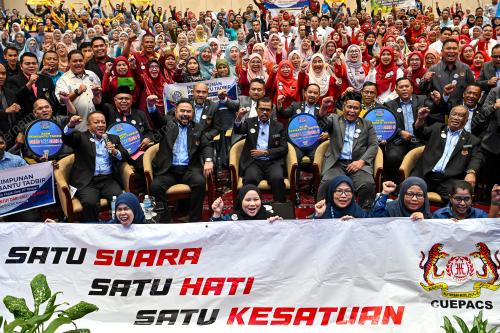 DATUK DR ADNAN MAT