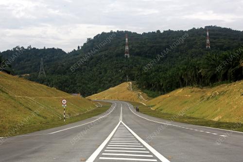 LEBUHRAYA TEMIANG - PANTAI