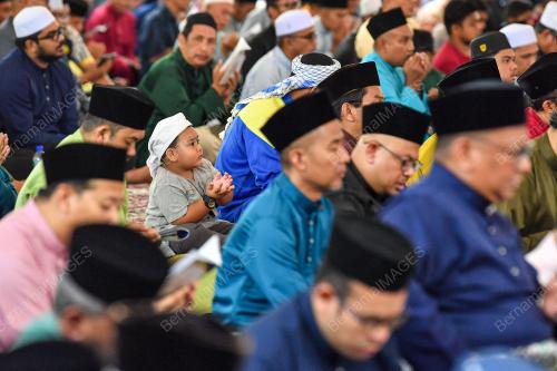 TUANKU MUHRIZ TUANKU MUNAWIR