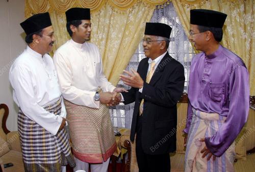 KHAIRY JAMALUDDIN
