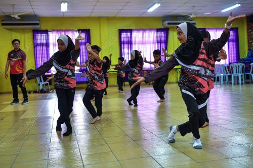 TARIAN TRADISIONAL SK TAMAN SERI REMBAU