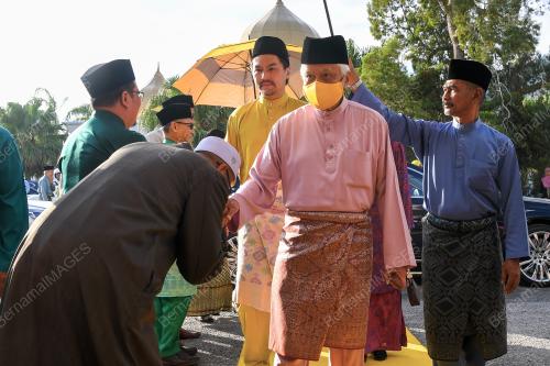 TUANKU MUHRIZ TUANKU MUNAWIR