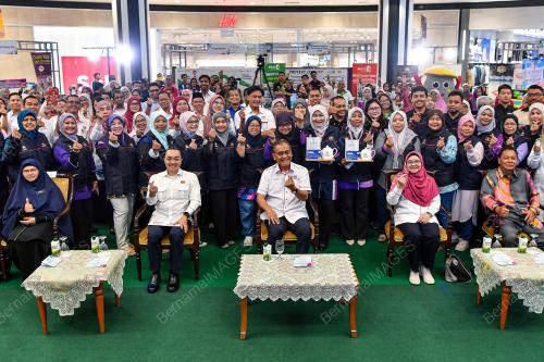 DATUK SERI DR DZULKEFLY AHMAD