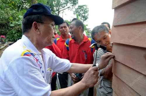 DATUK SERI DR RAIS YATIM