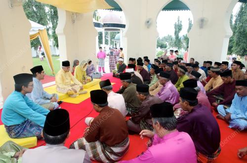 TUANKU MUHRIZ IBNI ALMARHUM TUANKU MUNAWIR