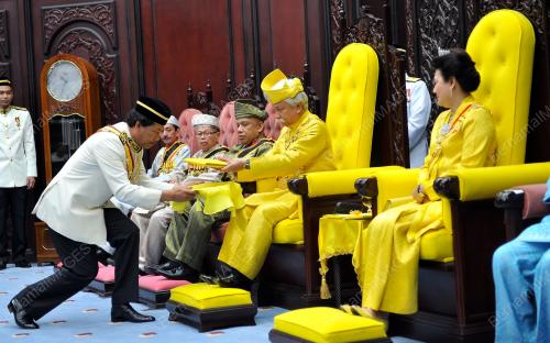 NS04_30092013_SIDANG_DEWAN