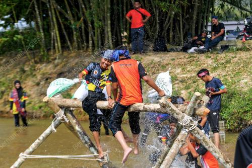 FESTIVAL MERAKYATKAN SENI BUDAYA