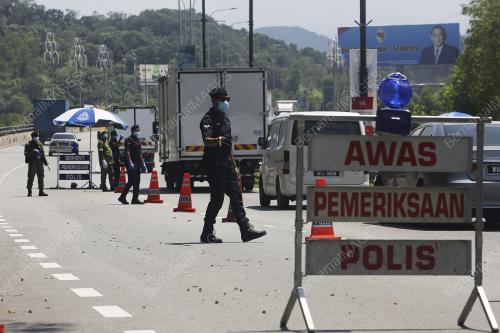 SEKATAN JALAN RAYA DI PKPB ZON NILAI