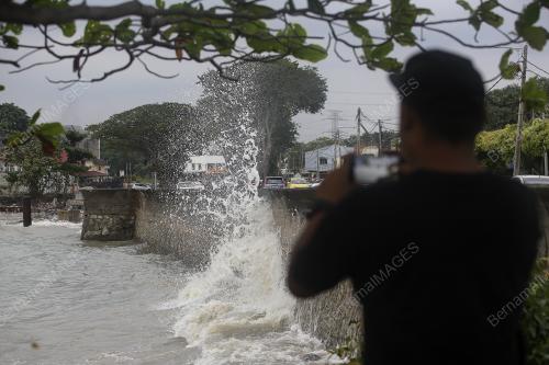 TINJAUAN ANGIN KENCANG DI PERAIRAN PORT DICKSON