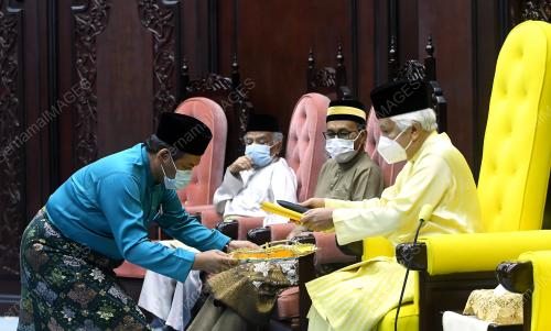 TUANKU MUHRIZ IBNI ALMARHUM TUANKU MUNAWIR